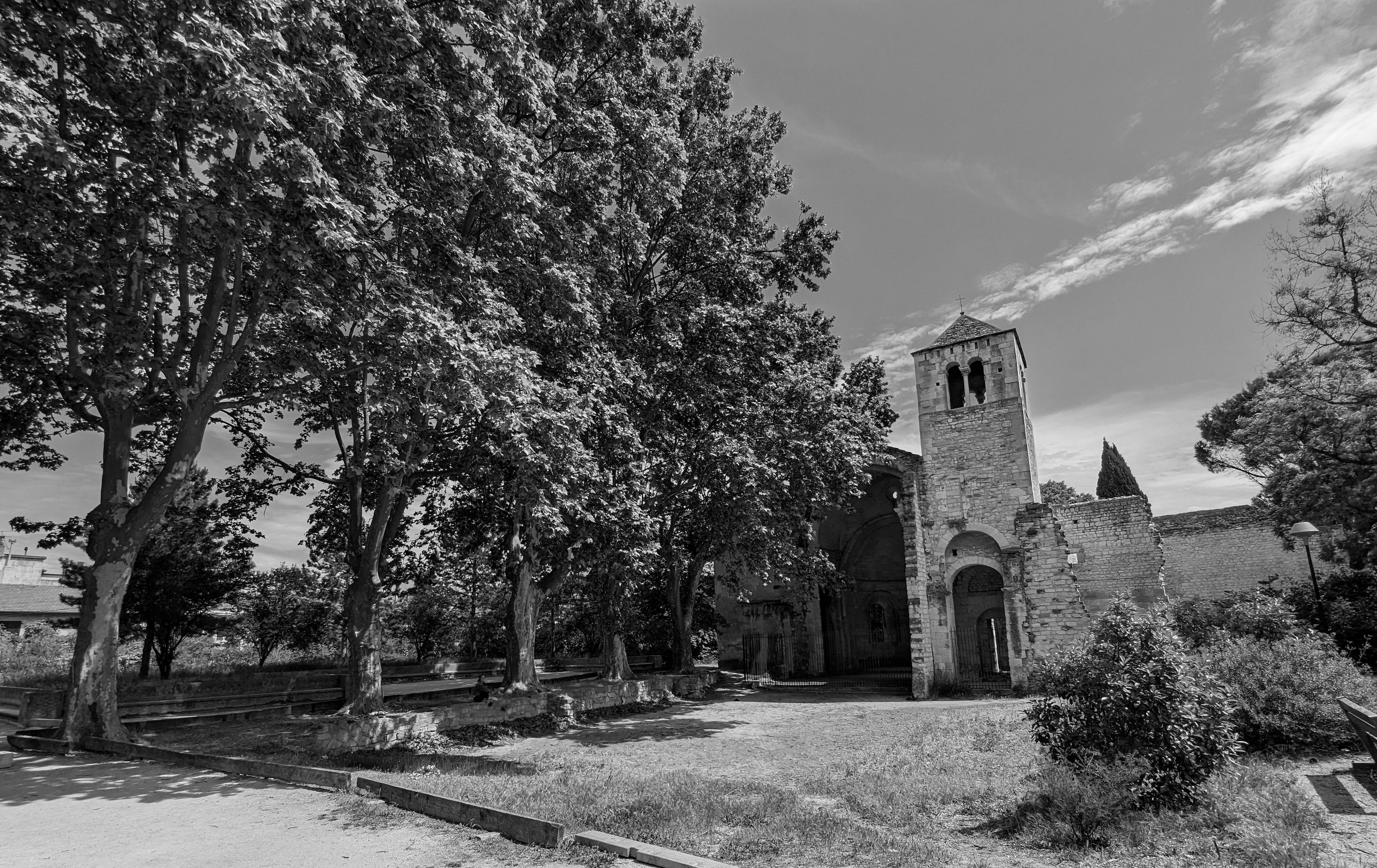 'Devant l'Église Saint-Ruf' (Avignon, Vaucluse)